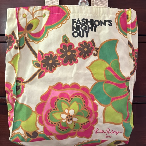 Lilly Pulitzer Fashion’s Night Out 2011 Collectible Tote Bag - Picture 2 of 8